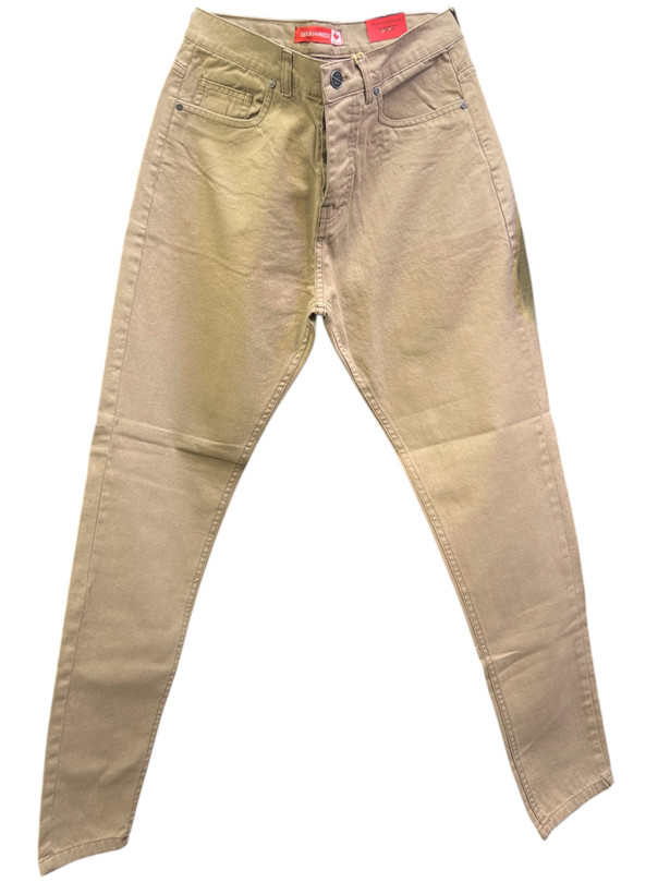 شلوار مام فیت نخودی مردانه با طراحی راحت و استایل کژوال، پارچه نخودی با کیفیت بالا مناسب استفاده روزمره و رسمی غیررسمی