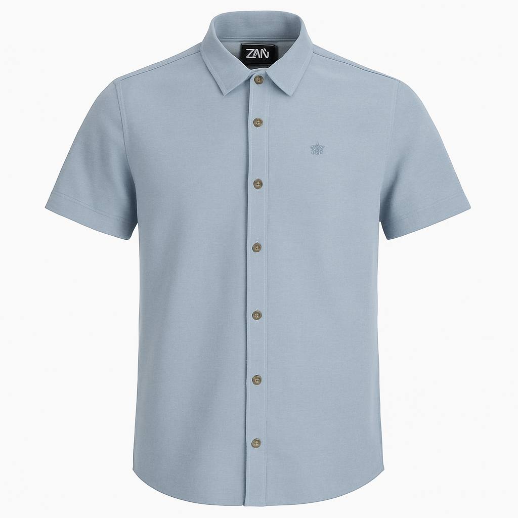 پیراهن پنبه‌ای مردانه طرح‌دار رنگ آبی روشن، مناسب استایل روزمره و رسمی تابستانی