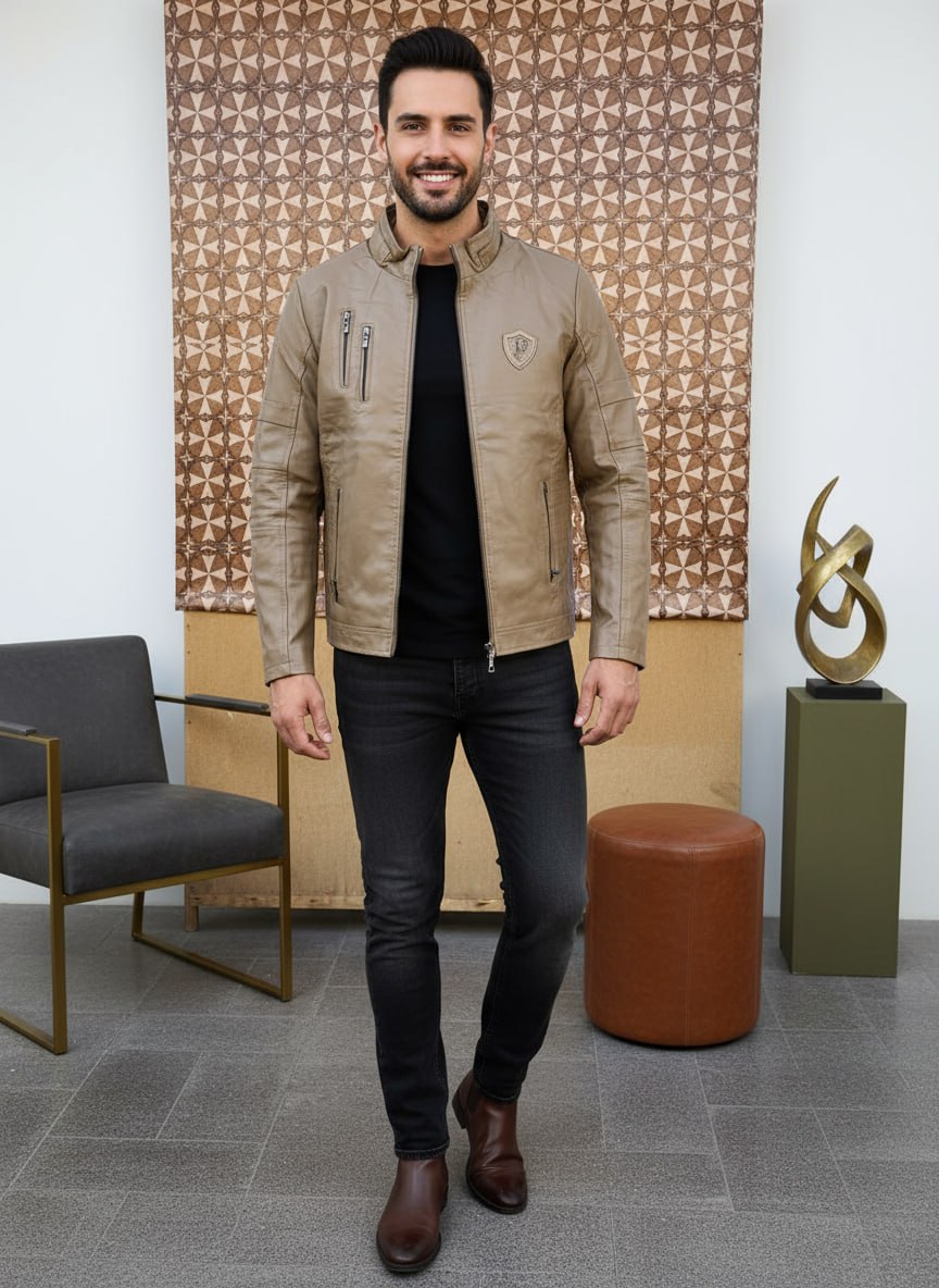 کاپشن چرم مصنوعی مردانه سرمه‌ای و شیری با طراحی اسپرت و مدرن مناسب فصل پاییز و زمستان – Kamalmarket